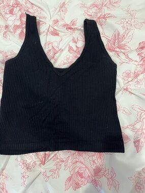 Amazon Black Ribbed V-Neck Crop Tank Top